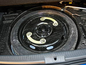 2011款2.0T 备胎