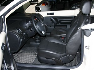 2009款2.0L 敞篷基本版 前排空间