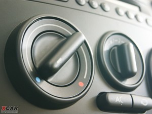 2009款2.0L 敞篷顶配版 中控区