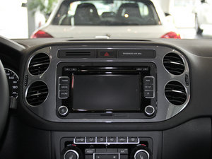 2012款2.0TSI 舒适版 空调出风口