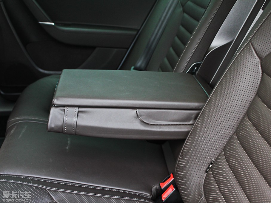 2012~vI܇ 2.0TSI (q)A