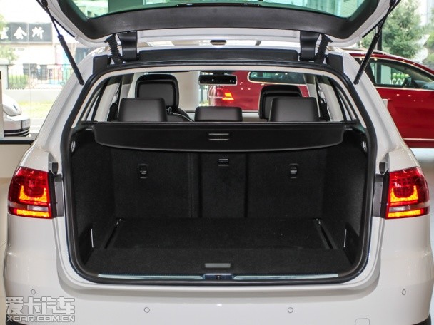 大眾2012款邁騰旅行車