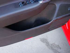 2012款2.0TSI 两驱豪华版 前门储物空间