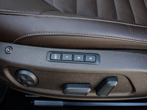 2012款2.0TSI 两驱豪华版 主驾驶座椅调节