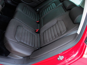 2012款2.0TSI 两驱豪华版 后排座椅