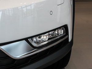 2012款2.0TSI 四驱豪华版 前雾灯