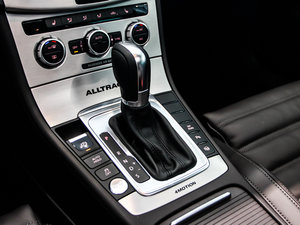 2012款2.0TSI 四驱豪华版 换挡杆