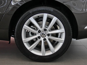 2012款2.0TSI 两驱舒适版 轮圈
