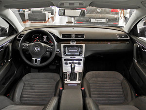 2012款2.0TSI 两驱舒适版 内饰全景