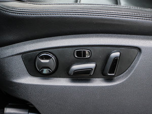 20113.0TSI Hybrid {{