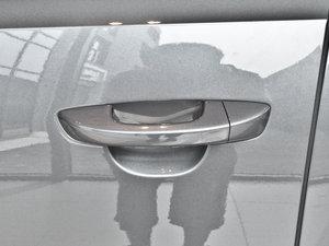 2013款2.0TSI 豪华版 主驾门拉手