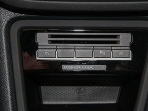 2013款2.0TSI 标配版 中控区