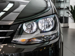 2013款2.0TSI 标配版 大灯