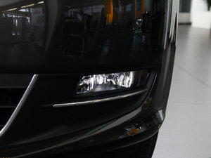 2013款2.0TSI 标配版 前雾灯