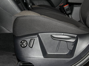 2013款2.0TSI 标配版 主驾驶座椅调节