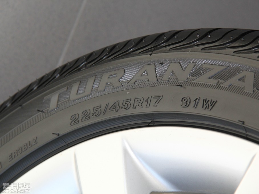 2013п 1.4TSI GTS ٰ