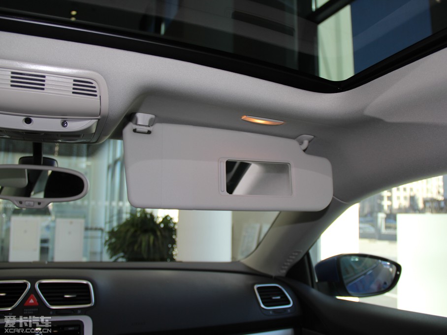 2013п 1.4TSI GTS ٰ