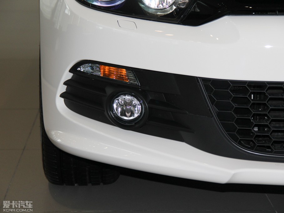 2013п 1.4TSI GTS ٰ