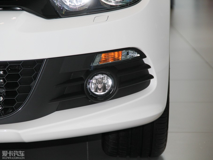 2013п 1.4TSI GTS ٰ