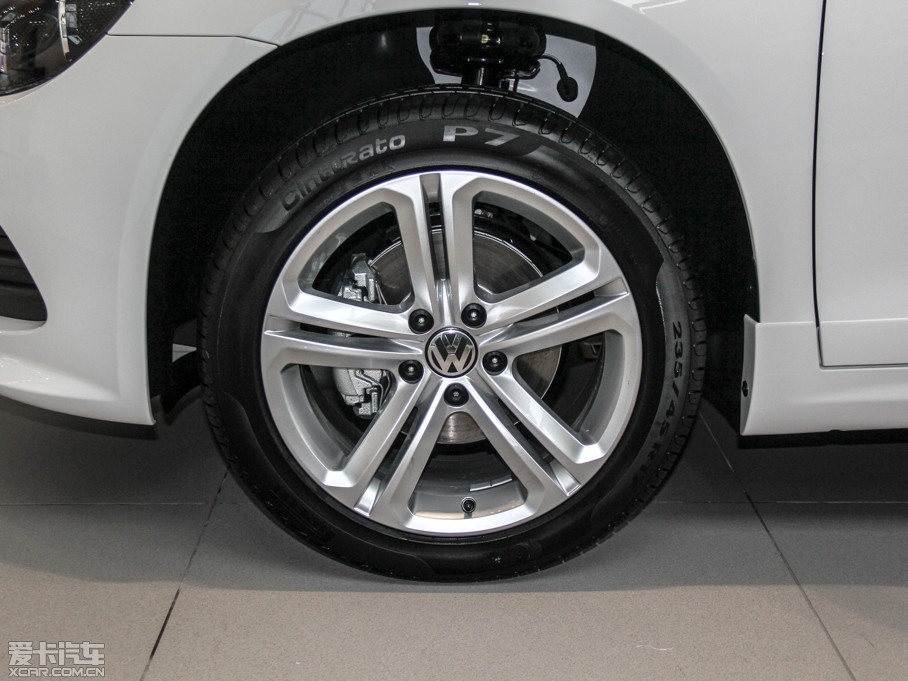 2013п 1.4TSI GTS ٰ