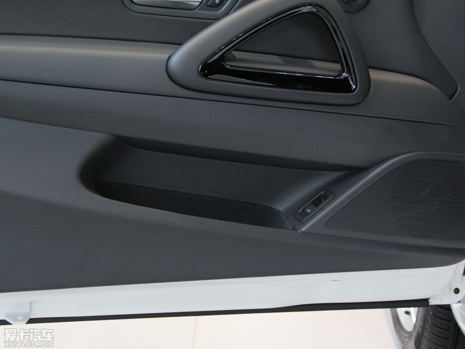 2013п 1.4TSI GTS ٰ