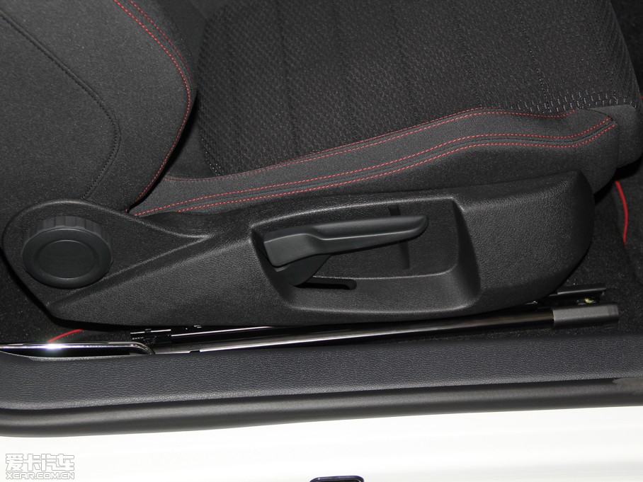 2013п 1.4TSI GTS ٰ