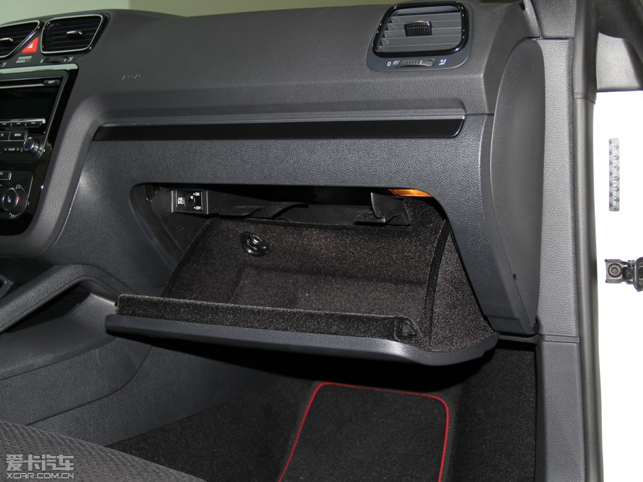 2013п 1.4TSI GTS (jng)ٰ