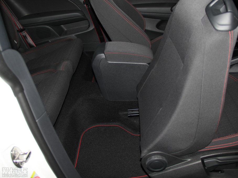 2013п 1.4TSI GTS ٰ