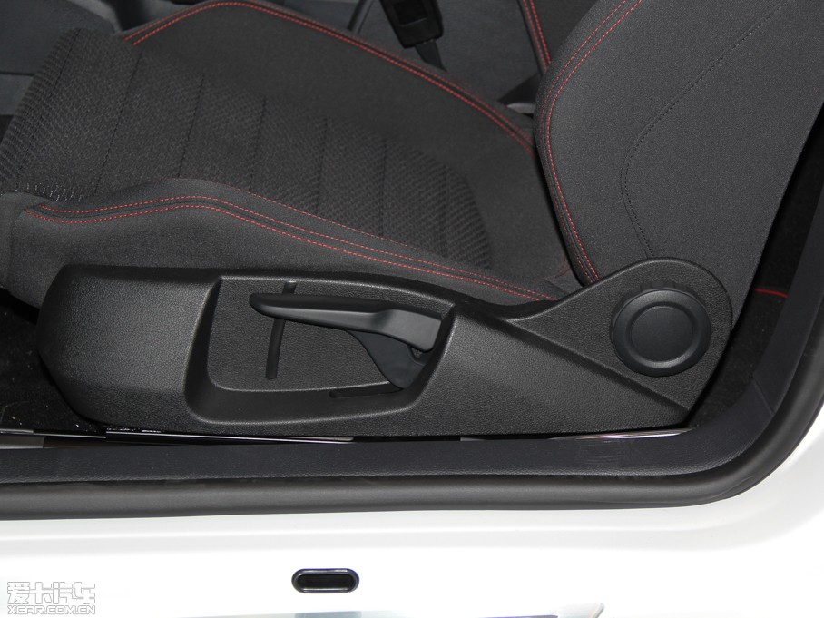 2013п 1.4TSI GTS ٰ