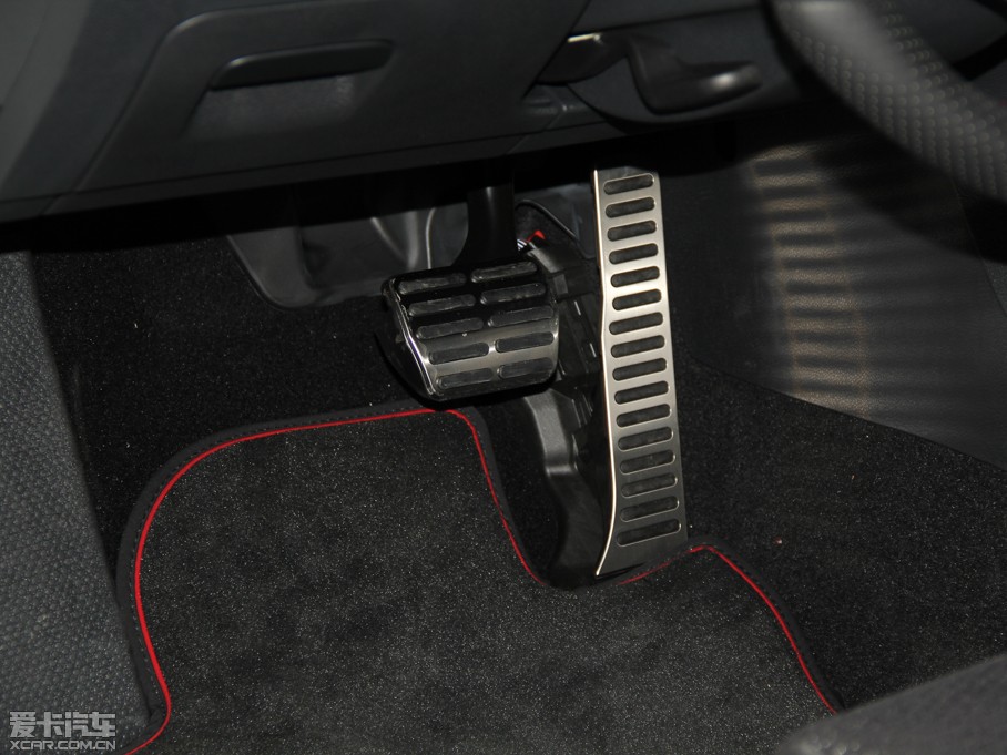 2013п 1.4TSI GTS ٰ