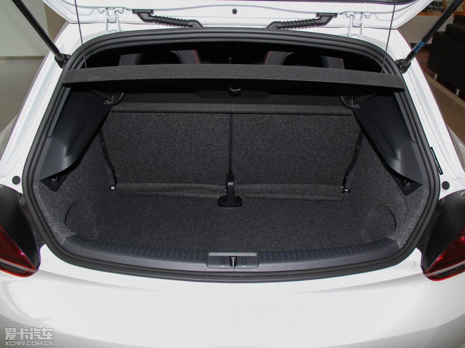 2013п 1.4TSI GTS ٰ