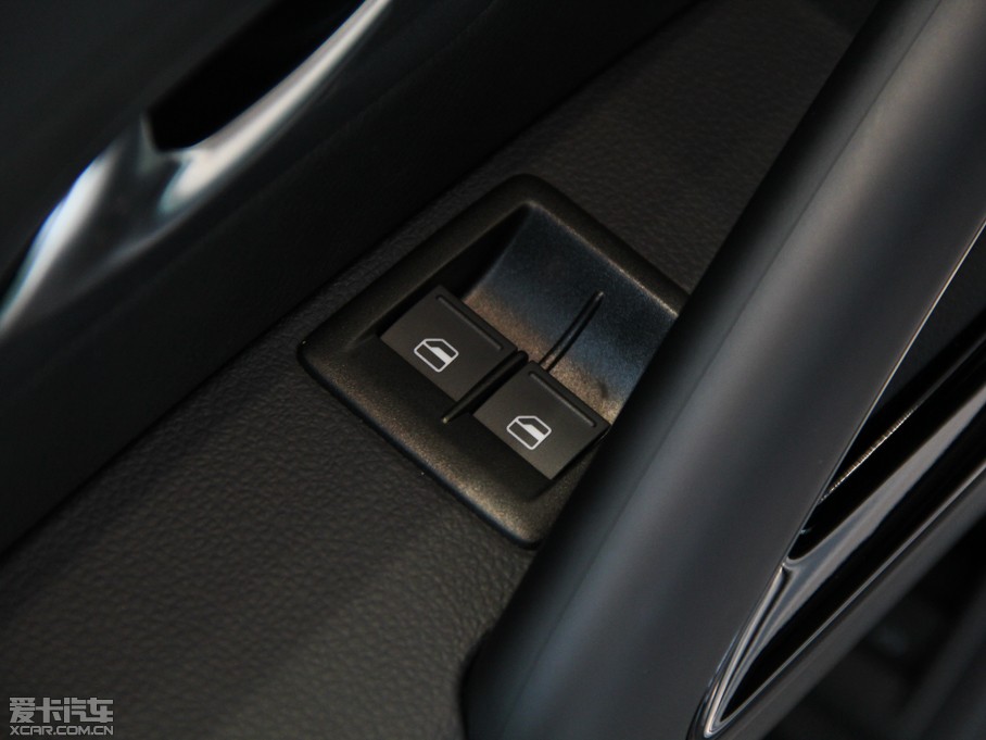 2013п 1.4TSI GTS ٰ