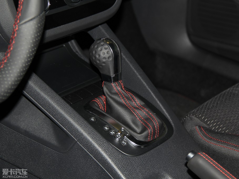 2013п 1.4TSI GTS ٰ