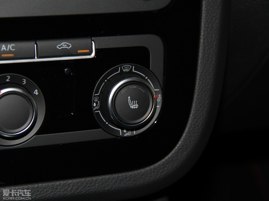 2013п 1.4TSI GTS ٰ