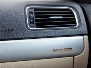 2013款Hybrid 中控区