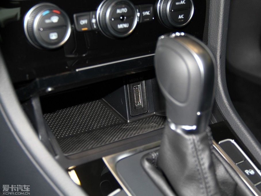 2014Golf܇ 1.4 TSI A