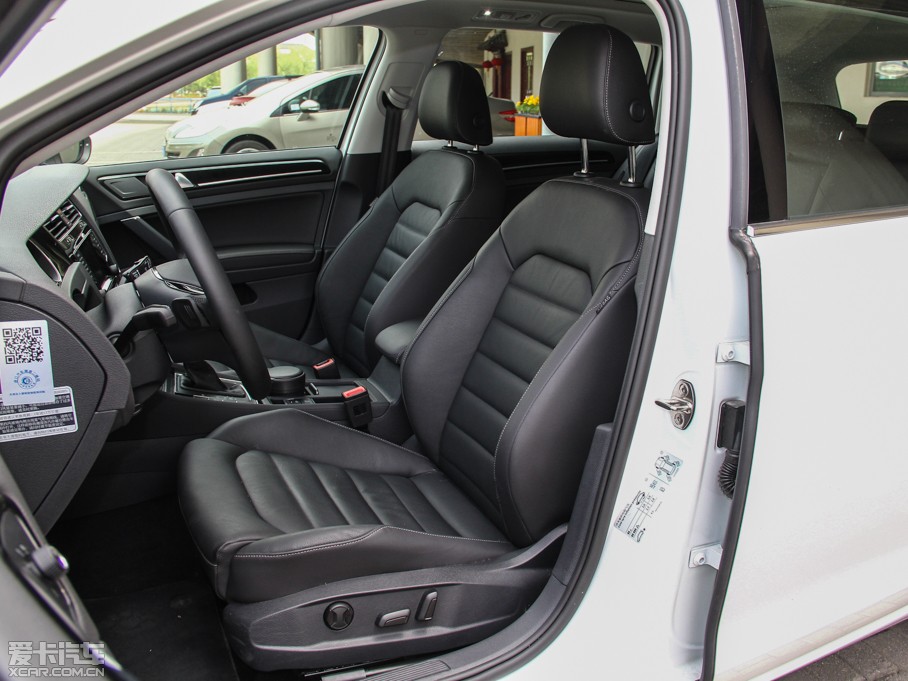 2014Golf܇ 1.4 TSI A