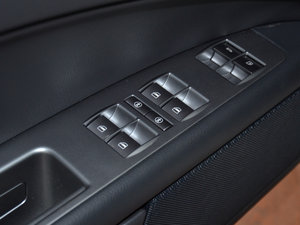 2014款3.0 商务型 主驾车窗控制区	