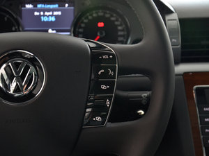 2014款3.0 商务型 中控区