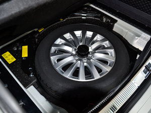 2014款3.0 商务型 备胎