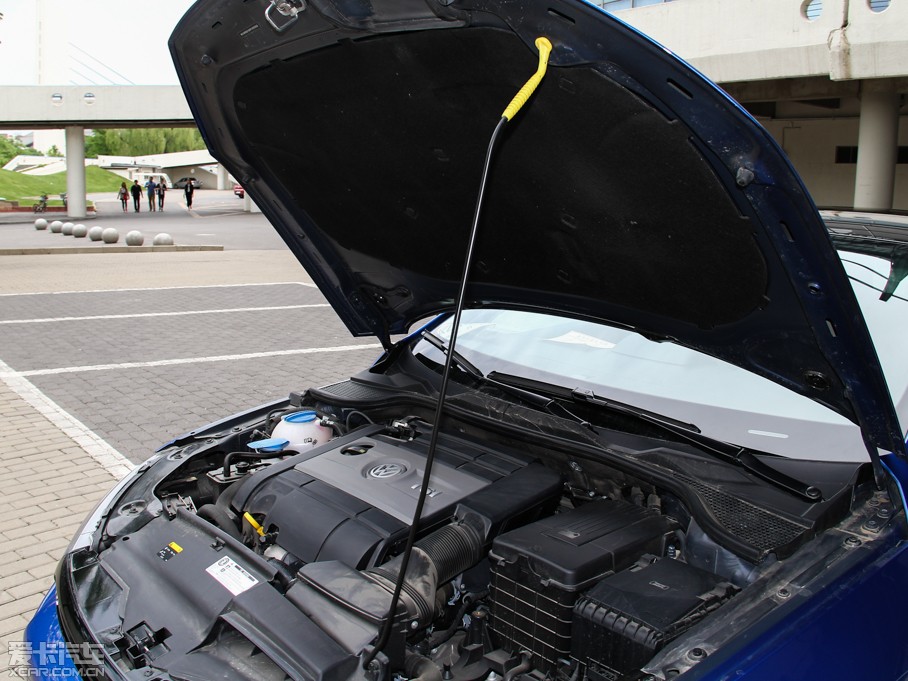 2015���п�R 2.0 TSI