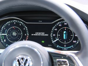 2016款GTE概念车 中控区