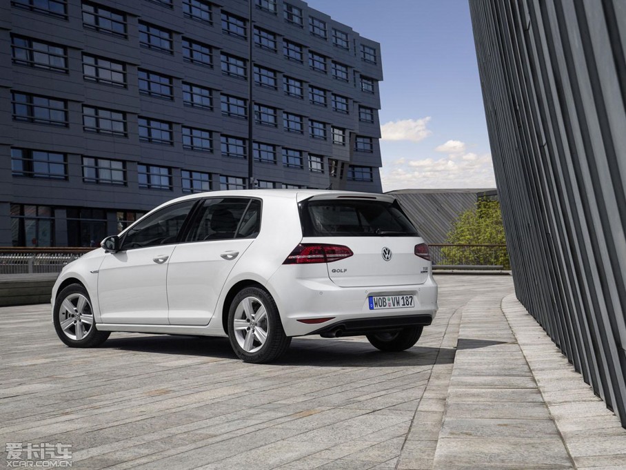 2015Golf BlueMotion