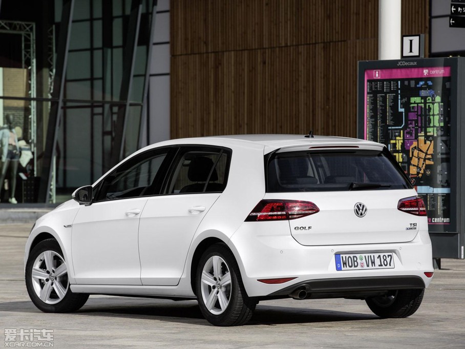 2015Golf BlueMotion