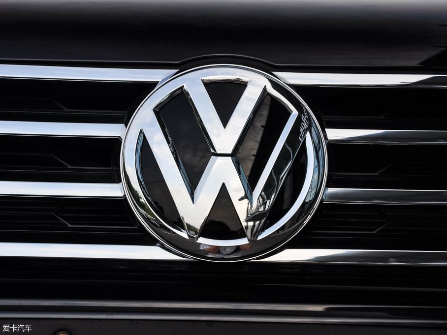 2016;J 3.0 TSI R-Line