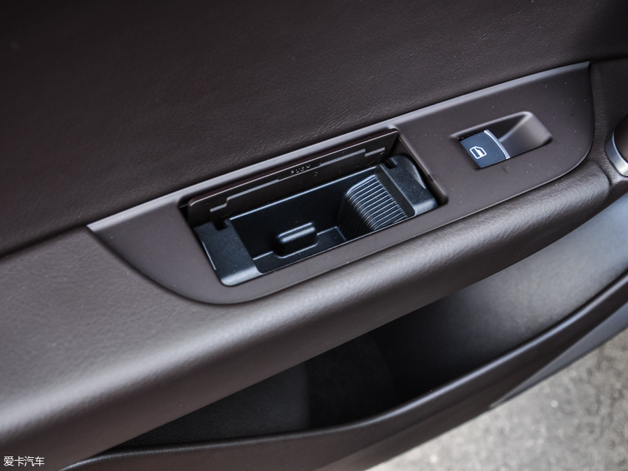 2016;J 3.0 TSI R-Line