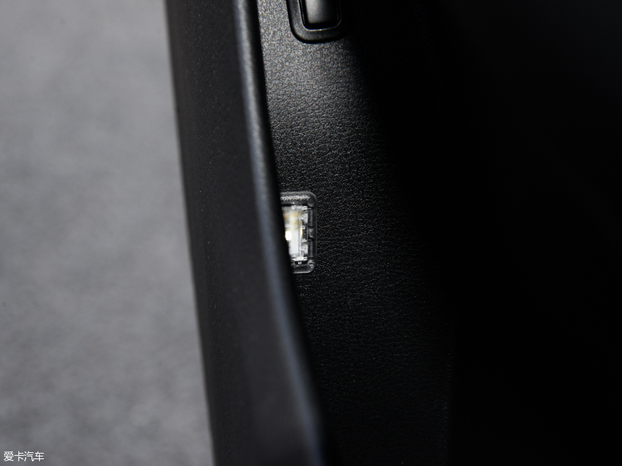 2016;J 3.0 TSI R-Line