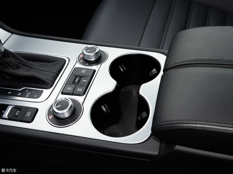 2016;J 3.0 TSI R-Line