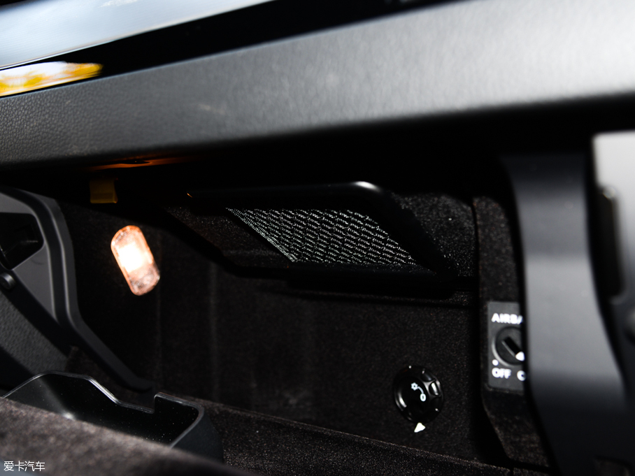 2016;J 3.0 TSI R-Line