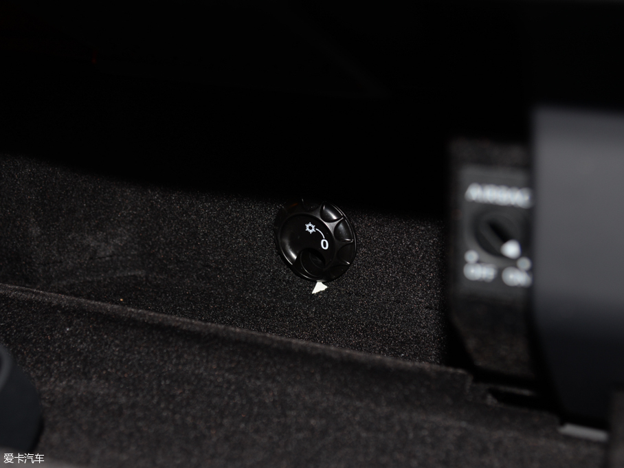 2016;J 3.0 TSI R-Line